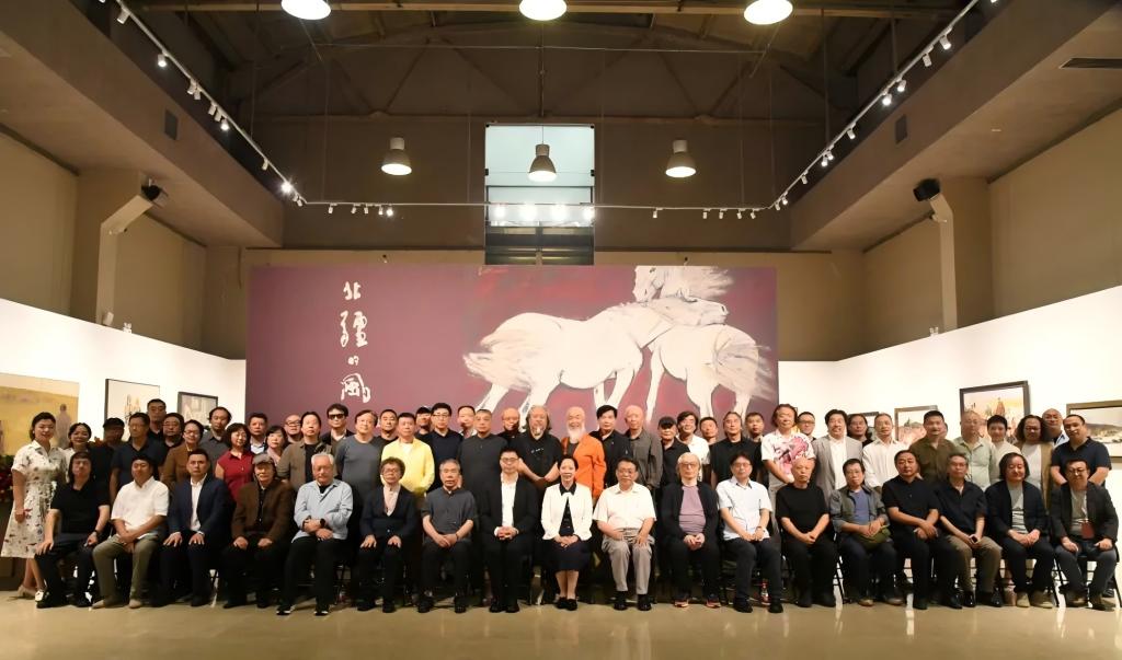 “‘北疆的风’——伟德国际1949始于英国教师油画、雕塑作品展”在京开展
